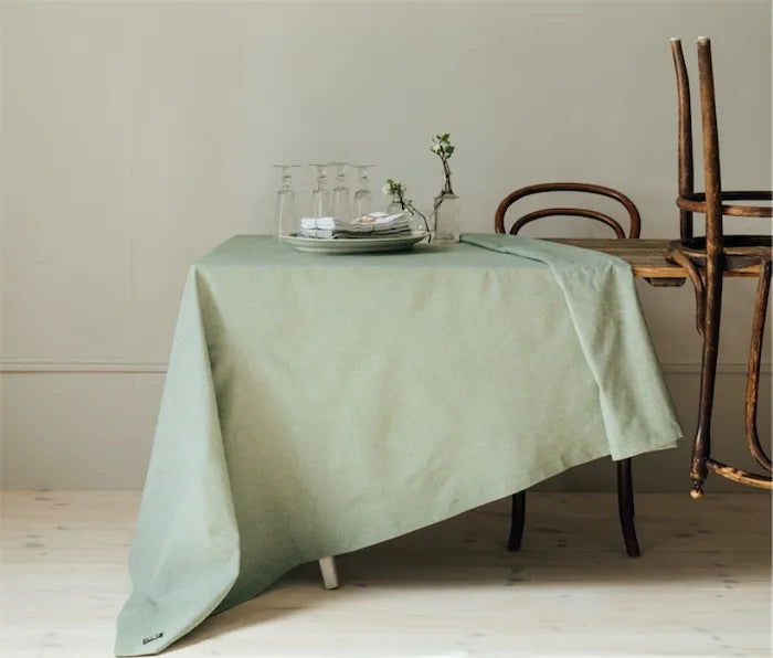 Bordsduk - Hedvig (140 x 240 cm)